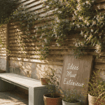 idee pour cacher un mur exterieur bois et plantes