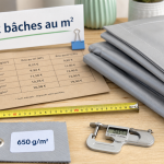 Bache prix : grammage élevé ou sur-mesure, vue avec œillets et mètre ruban
