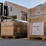 Direct Abris avis : chariot décharge des colis sur palettes
